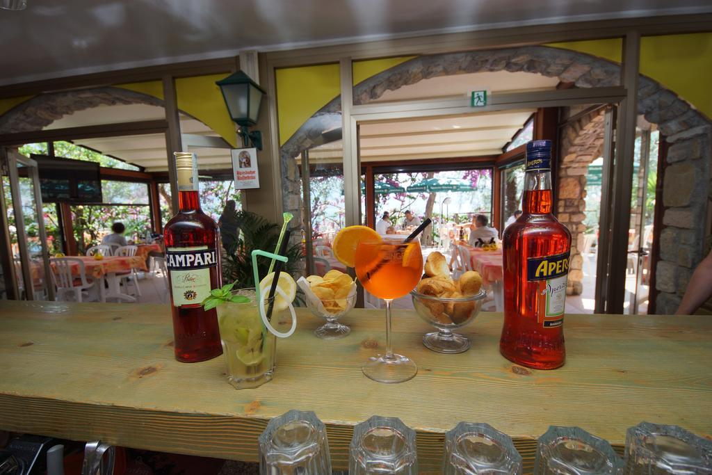 Hotel Augusta Garnì Limone sul Garda Esterno foto