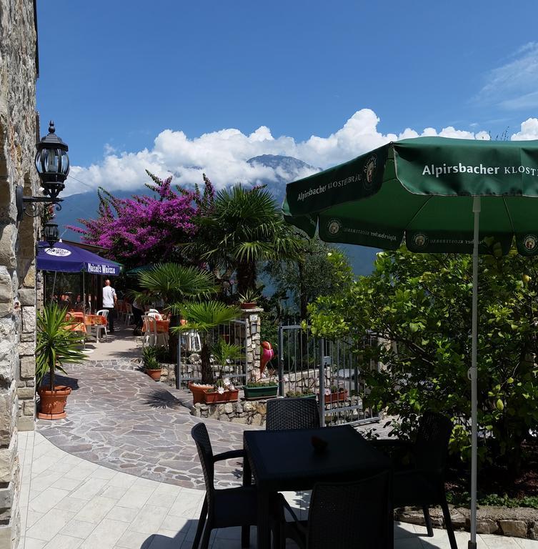 Hotel Augusta Garnì Limone sul Garda Esterno foto
